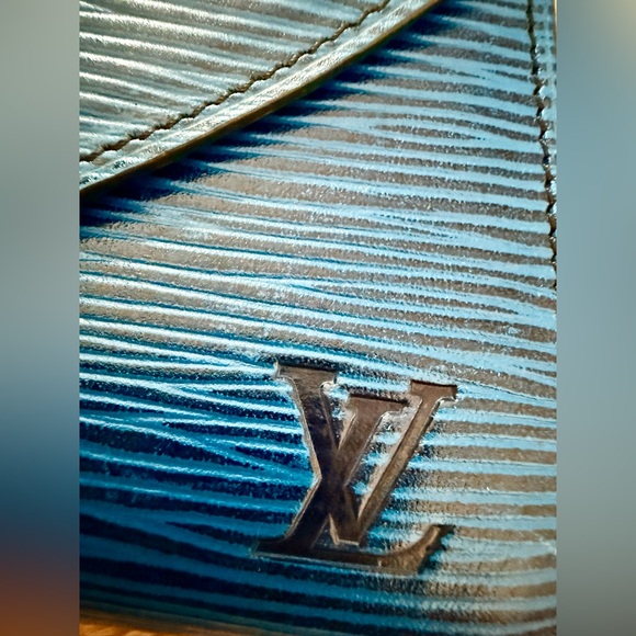 LOUIS VUITTON EPI Clutch - Picture 12 of 12